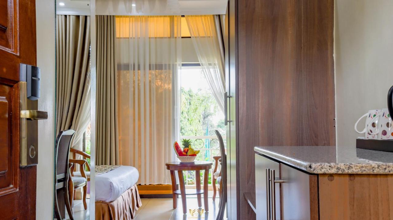Millsview Hotels In 基苏木 外观 照片