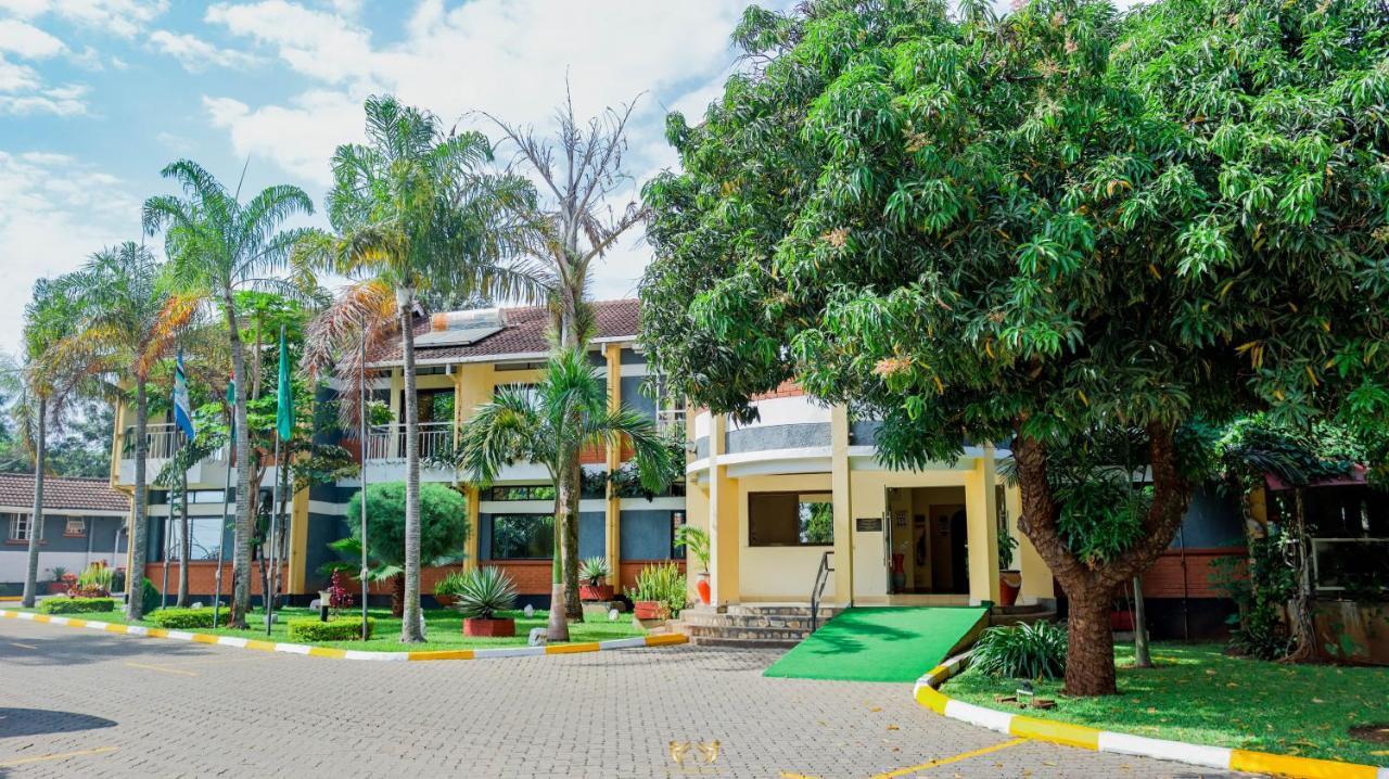 Millsview Hotels In 基苏木 外观 照片