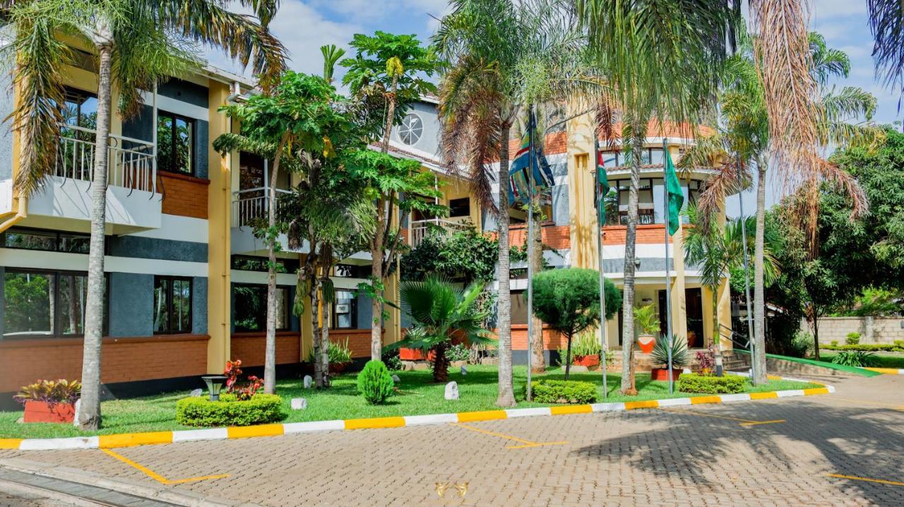 Millsview Hotels In 基苏木 外观 照片