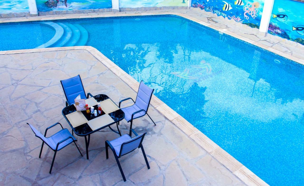 Millsview Hotels In 基苏木 外观 照片